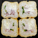 Горячий ролл с беконом и курицей 4 шт